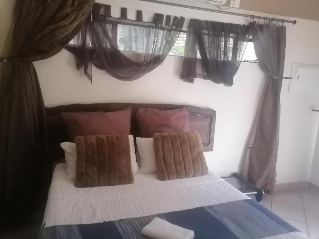 Two Summers Guesthouse Phalaborwa Exterior photo