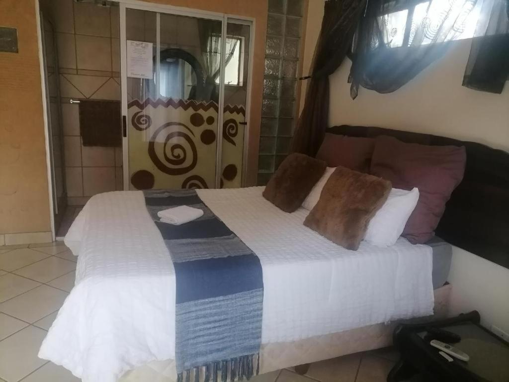 Two Summers Guesthouse Phalaborwa Exterior photo
